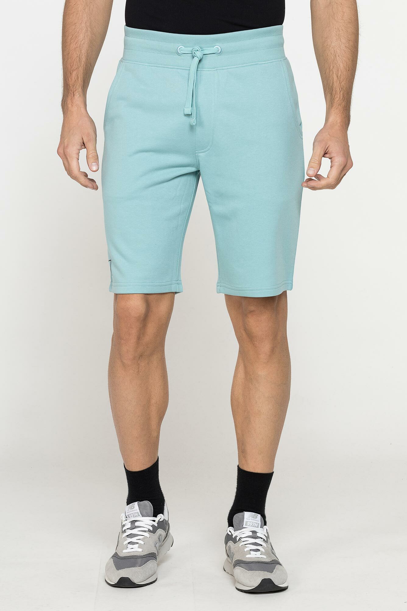 REGULAR FIT SHORTS IN LIGHTWEIGHT FLEECE